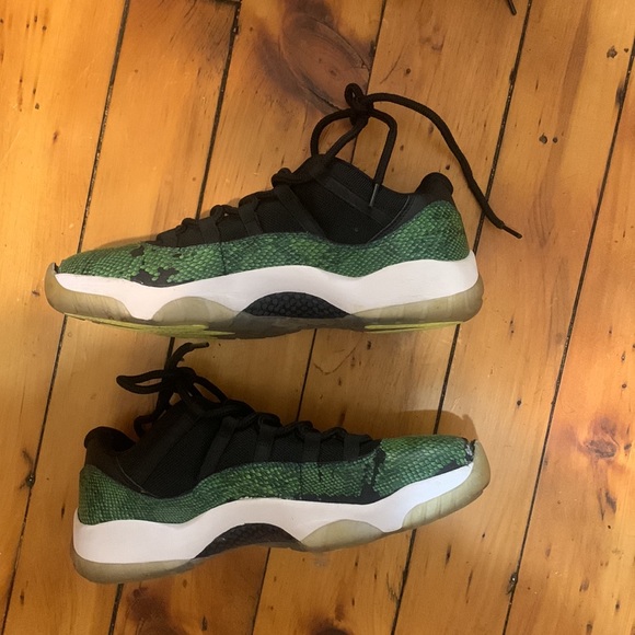 Jordan 11 Low Snakeskin Green - Picture 3 of 4